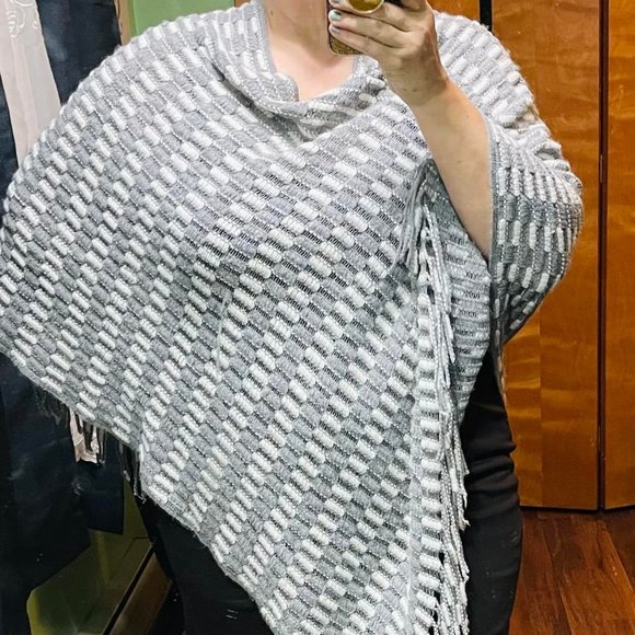Cozy Gray and White Poncho - Picture 1 of 1